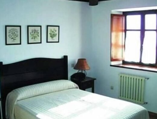 Apartamento rural para 4 con hermosas vistas a la montaña y a la Ría del Eo.