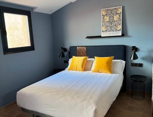 Cousin Room Hotel Automatizado