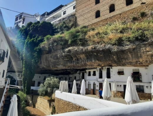 Casa entre Rocas Setenil