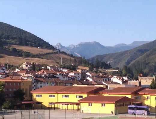 Sendero (monte la roja)