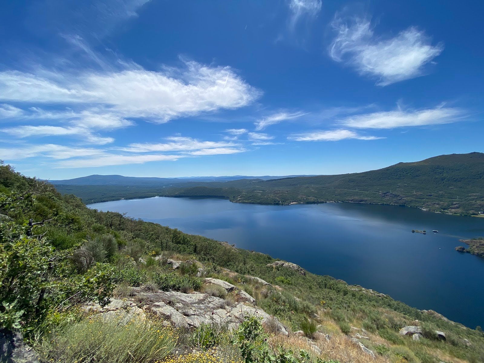 Parque natural Lago de Sanabria y Sierras Segundera y de Porto y Alrededores