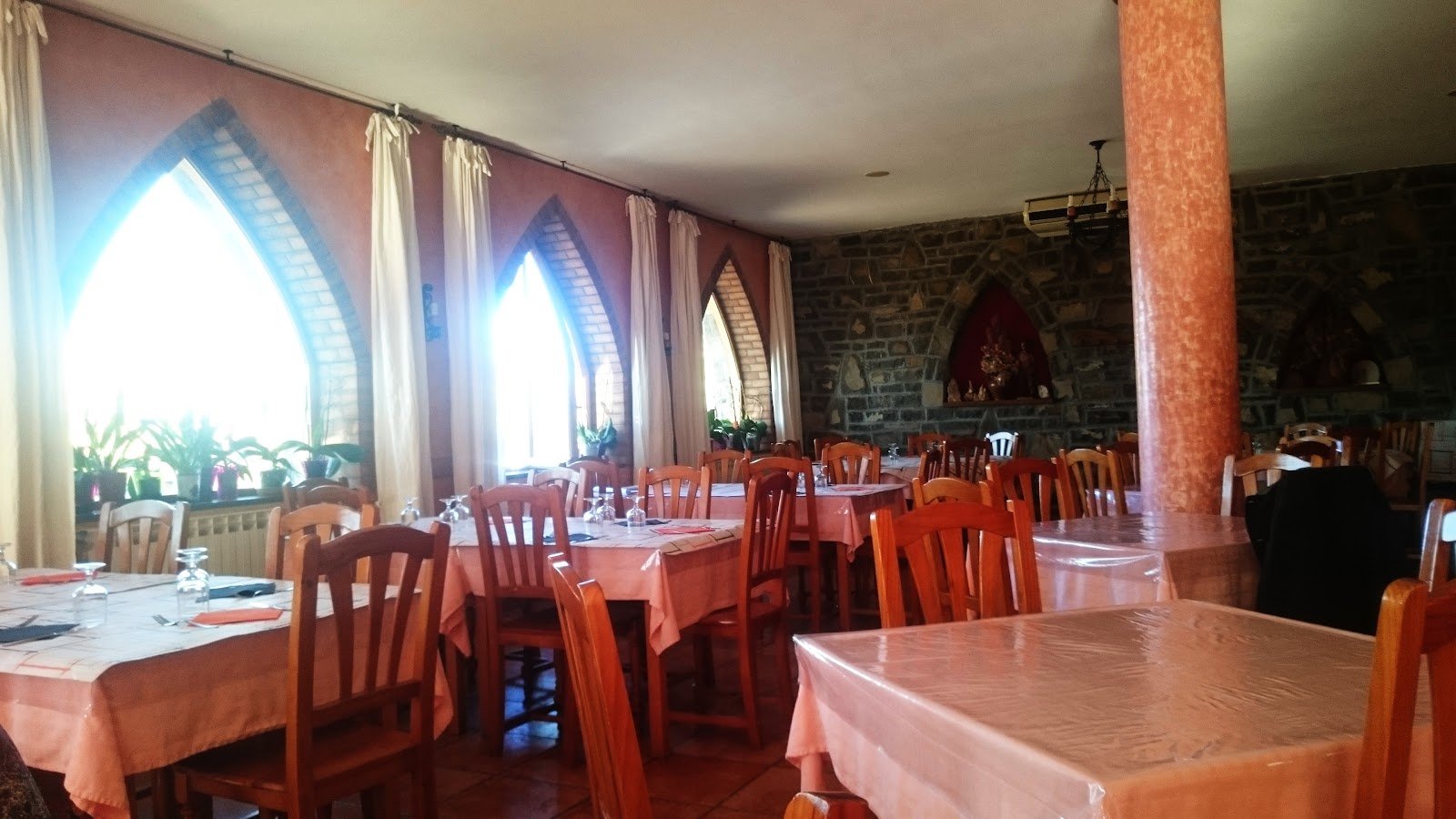 Hotel Restaurante y Casa Rural para grupos El Churrón