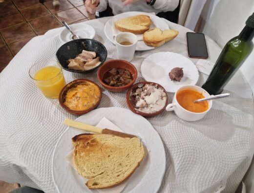 Cortijo Los Monteros, Restaurante