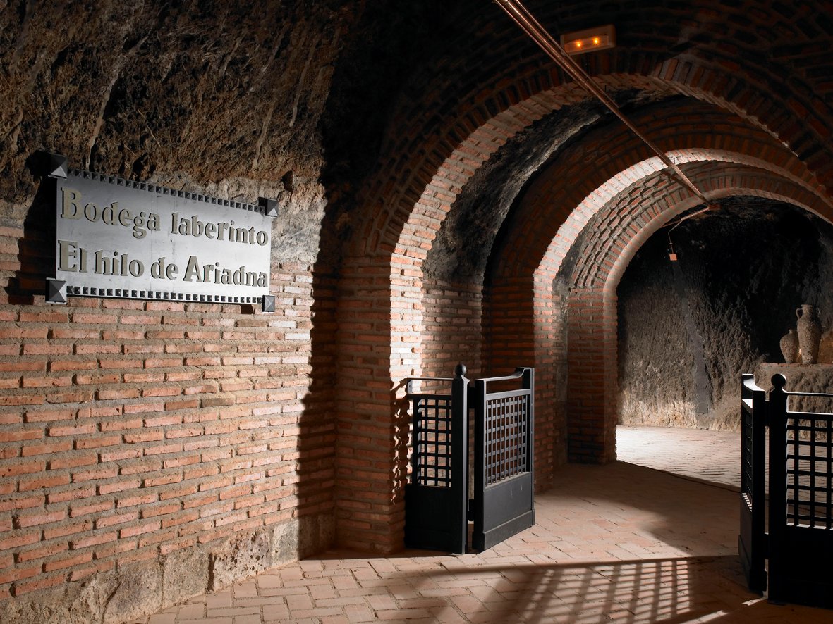 Yllera Enoturismo – Bodega Histórica