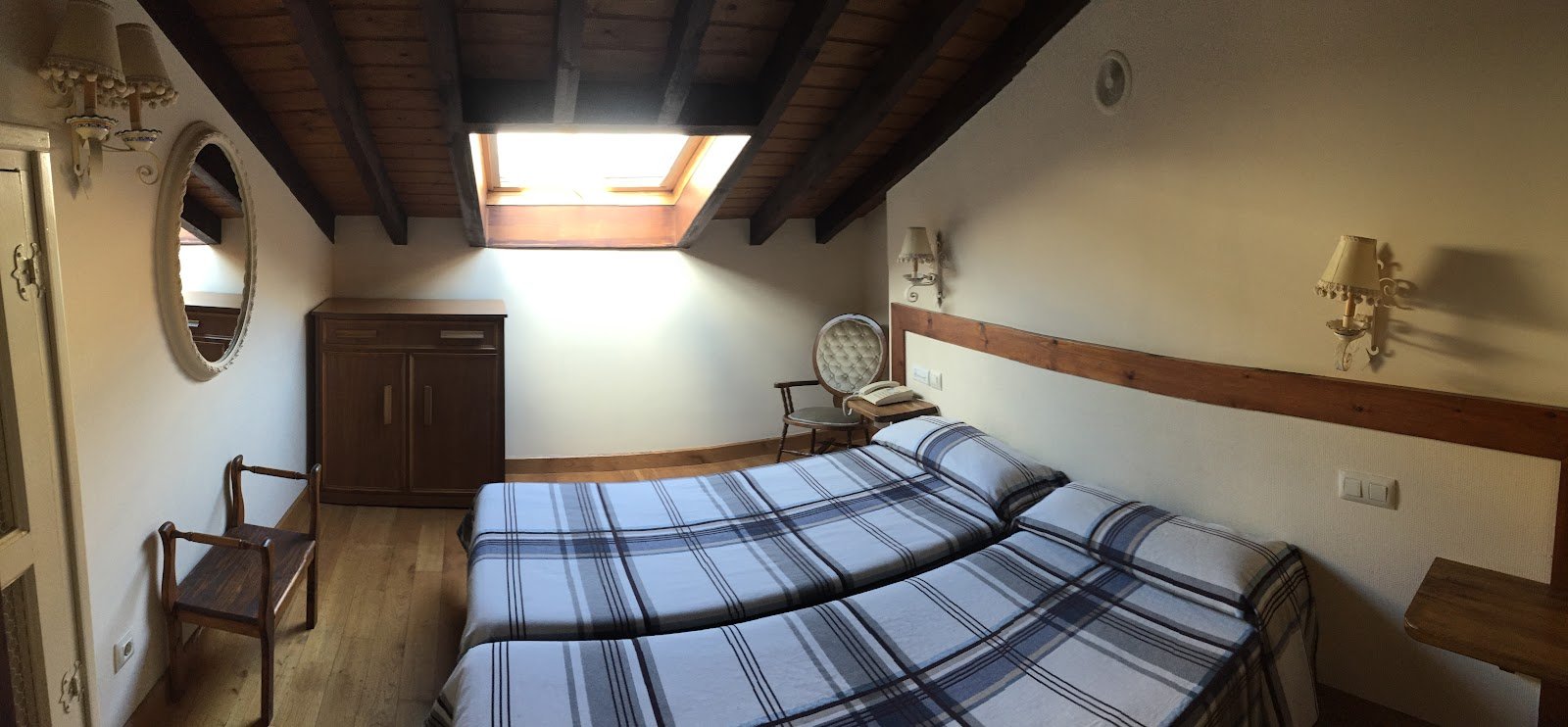 HOSTERÍA LA ANTIGUA ALOJAMIENTO-POTES