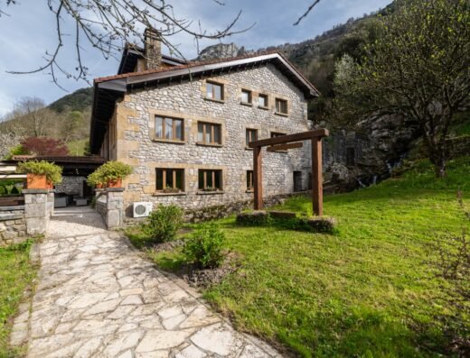 Hotel – Restaurante La Casa de Juansabeli