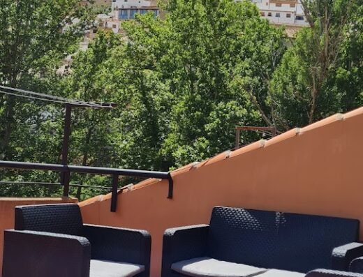 APARTAMENTOS RURALES LOS ROBLES con Jacuzzi