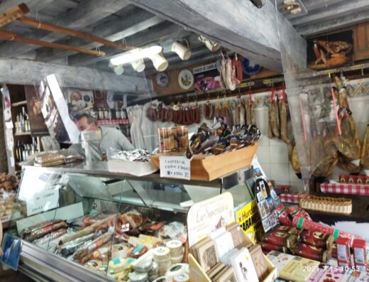 El Desván de Alvaro, Venta de Jamones, embutidos y antigüedades